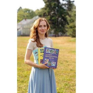 Tři knihy, spousta příběhů a kousek mé duše v každé z nich. 💛 Nikdy by mě nenapadlo, že jednou budu držet v rukou vlastní...